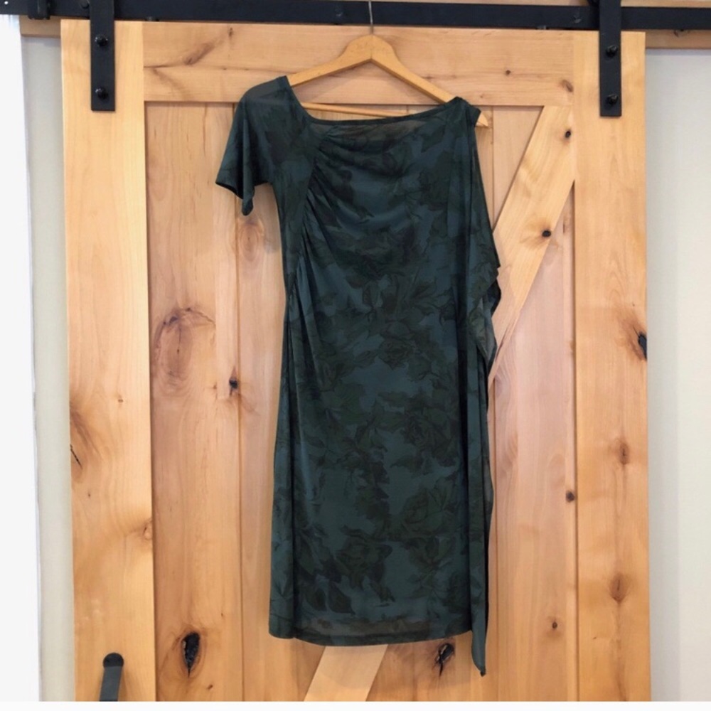 Save the Queen asymmetrical dress size Small